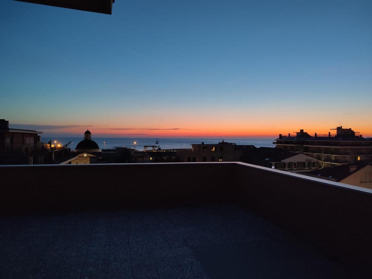 La Terrazza Di Кьявари Экстерьер фото