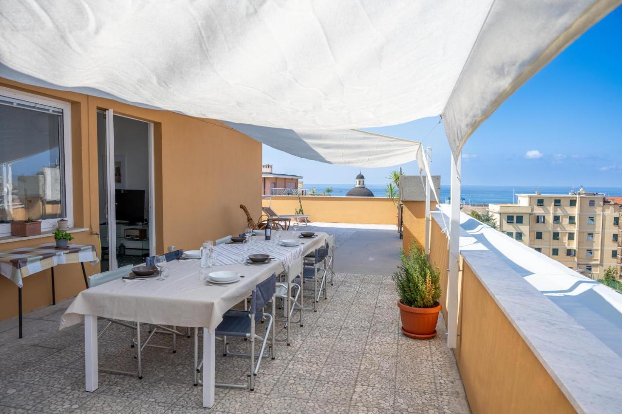 La Terrazza Di Кьявари Экстерьер фото