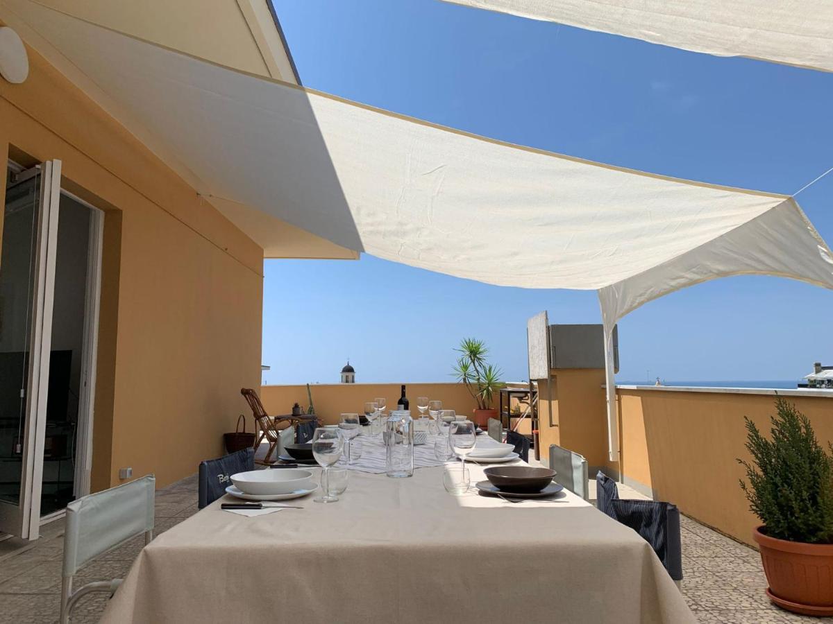 La Terrazza Di Кьявари Экстерьер фото